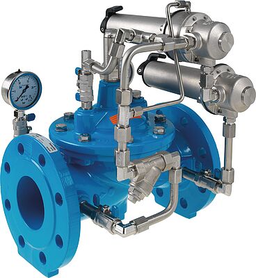 Pressure reducing valve with inlet pressure control