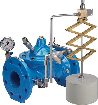 Float valve with progressive control valve